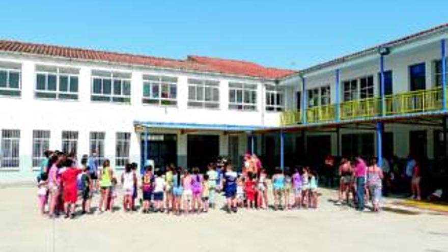 Un total de 80 niños participan en la Escuela de Verano, dotada con 37.000 euros