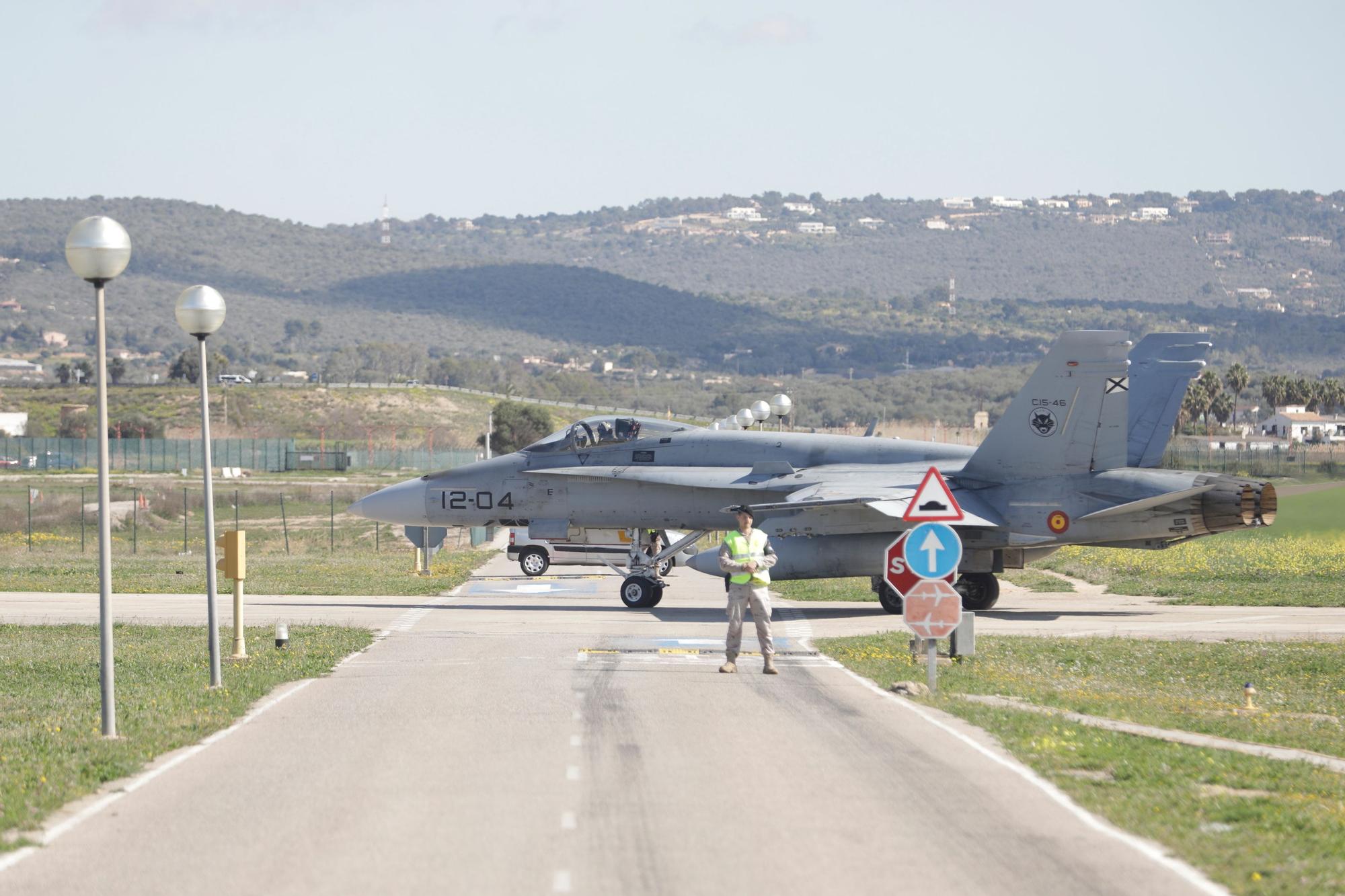 FOTOS | Rey Felipe supervisa unas prácticas militares que se celebran en Baleares