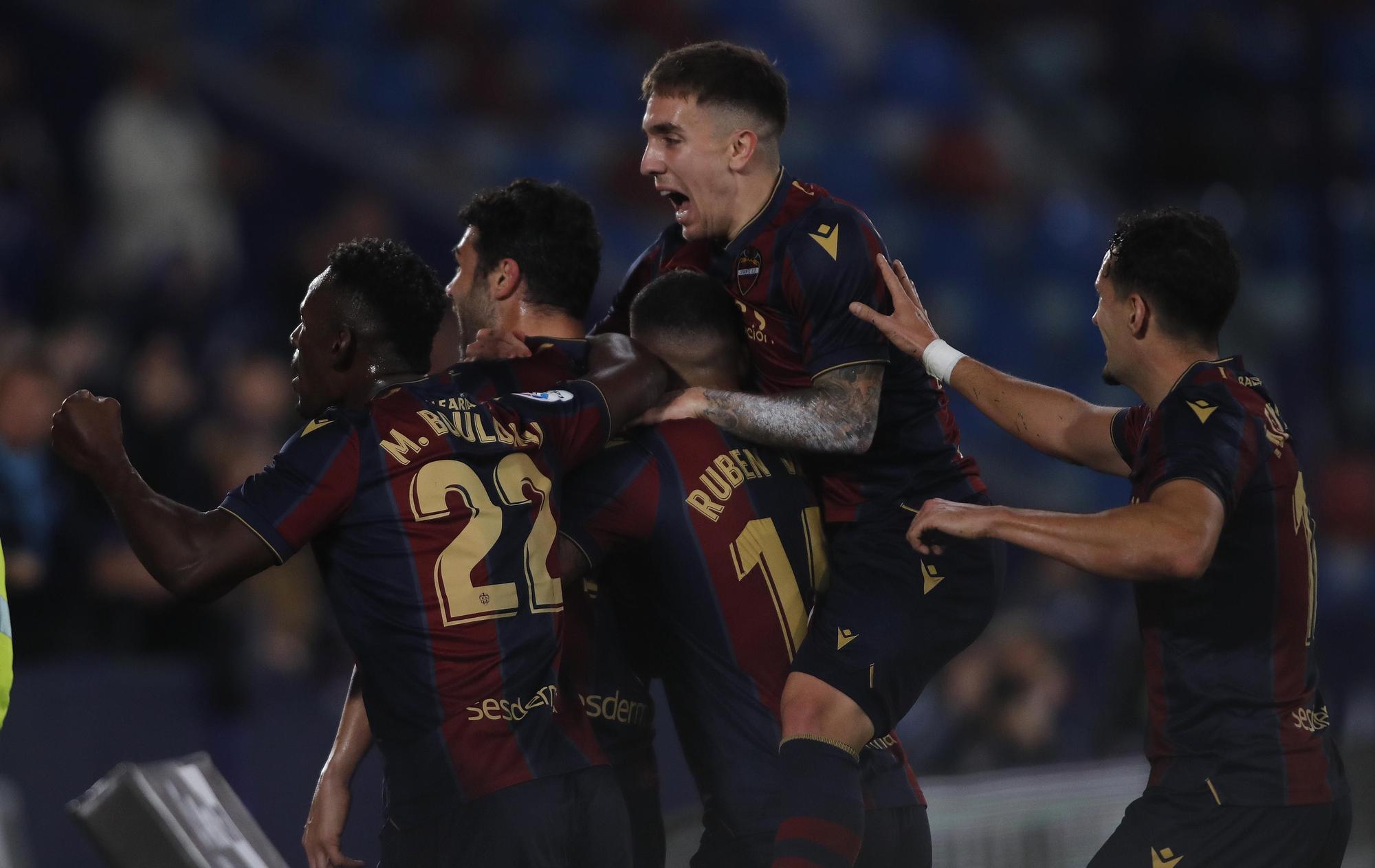 El Levante UD gana por la mínima al Málaga en el Ciutat