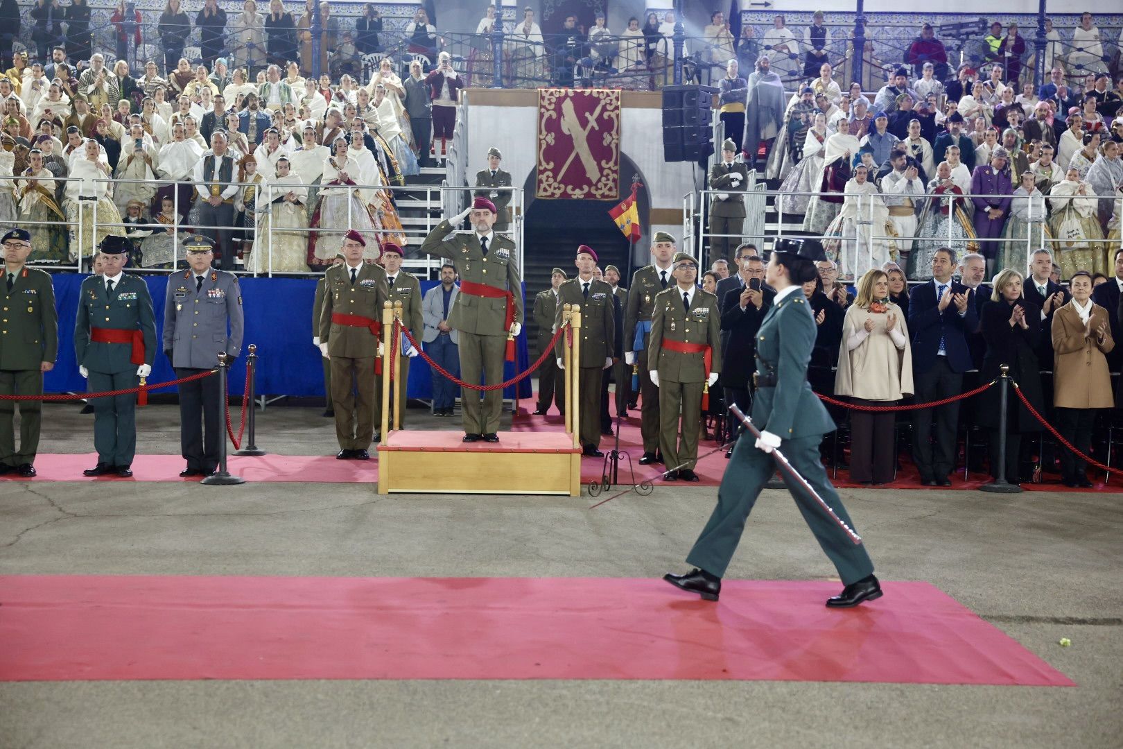 Homenaje de las Fuerzas Armadas y Guardia Civil a las Fallas de València de 2024