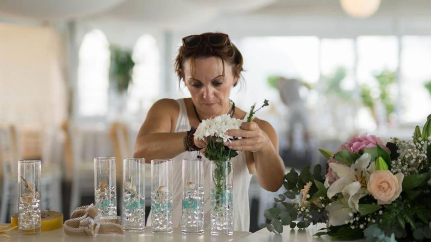 Emy Floristas y, a la derecha, La Mata Flor . óscar fernández zugazaga