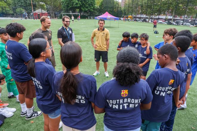 Acto de commemoración en Brooklyn de la gira americana del FC Barcelona el año 1937, en imágenes.