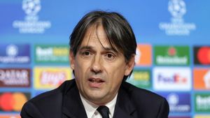 Simone Inzaghi compareciendo ante los medios de comunicación en Múnich