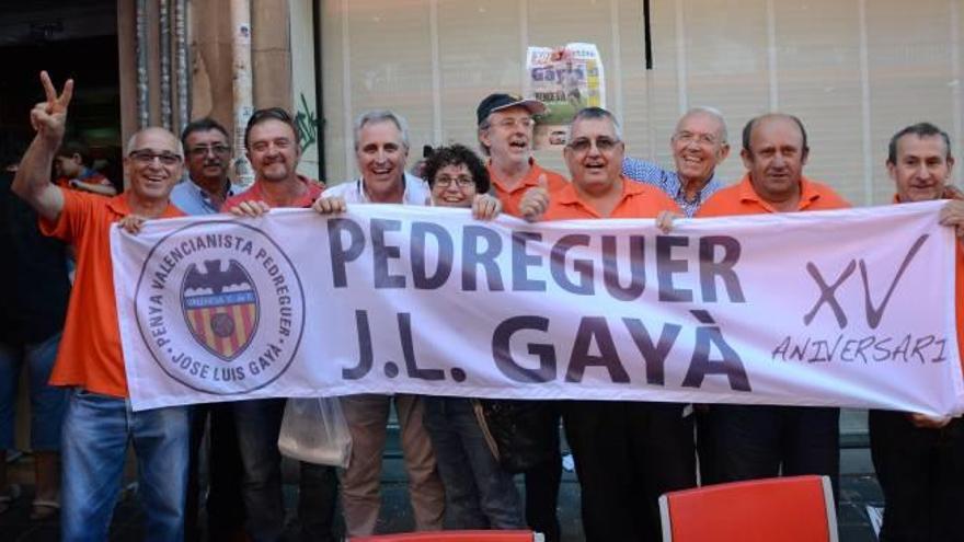 Miembros de la peña valencianista José Luis Gayà de Pedreguer.
