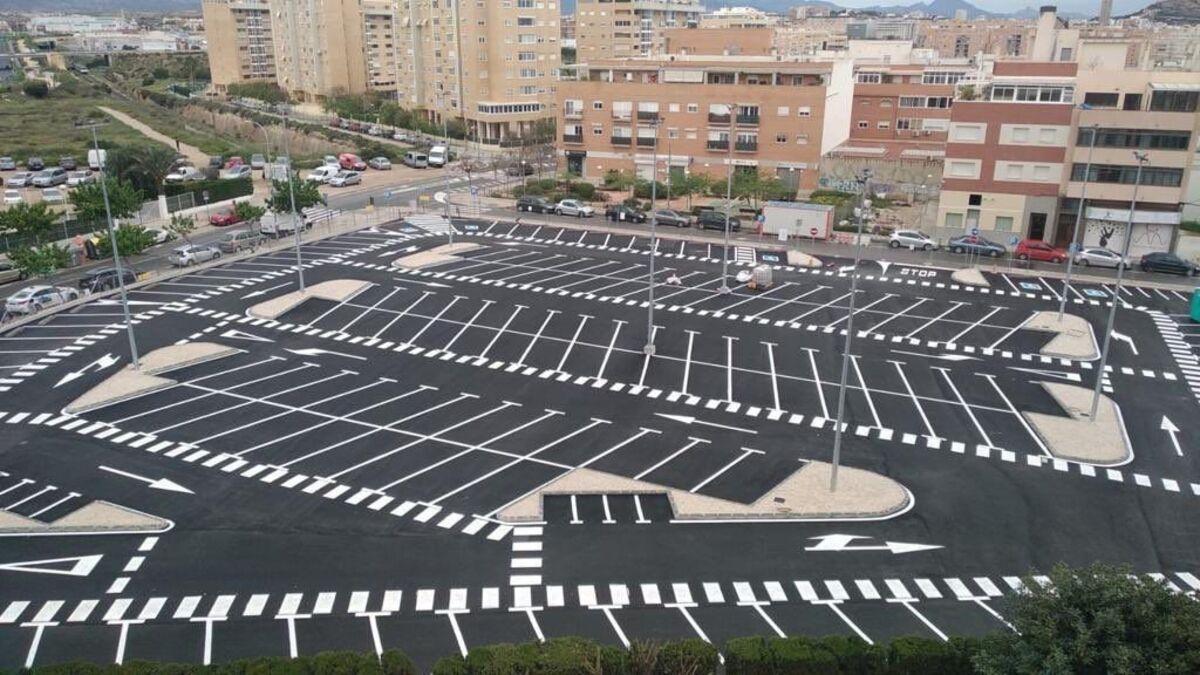 Imagen del aparcamiento disuasorio del barrio de San Gabriel de Alicante cuando se puso en funcionamiento