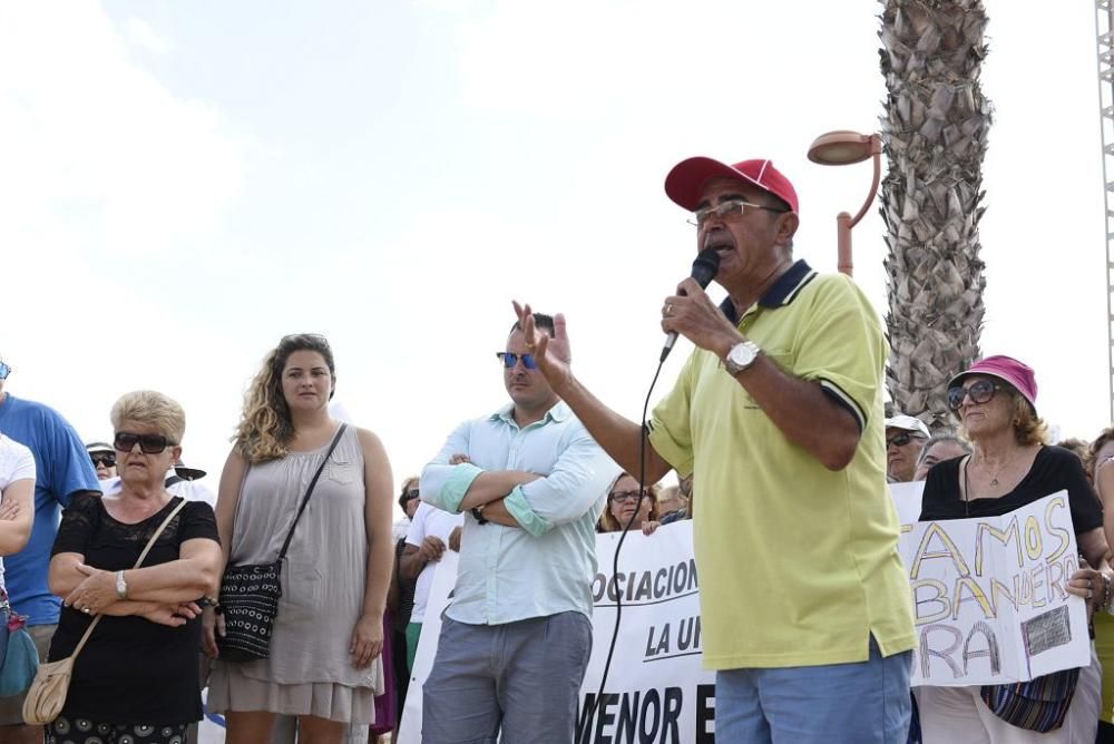 Protestas por el estado del Mar Menor en Los Nieto