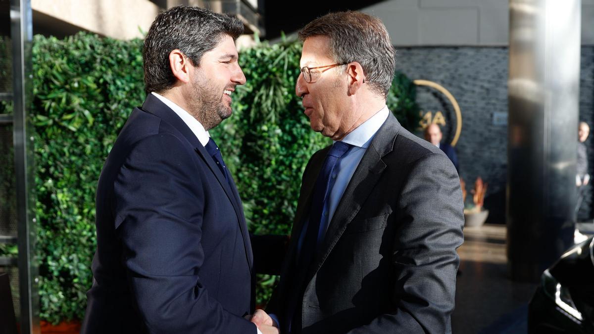 El presidente de Murcia, Fernando López Miras, junto a Alberto Núñez Feijóo.