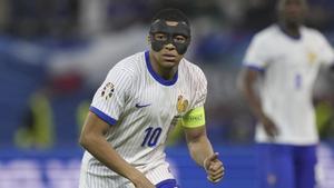 Mbappé, durante el partido ante Portugal, en el que fue sustituido.