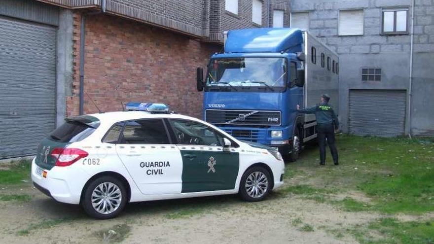 Un control de la Guardia Civil en el marco de la operación. // GC