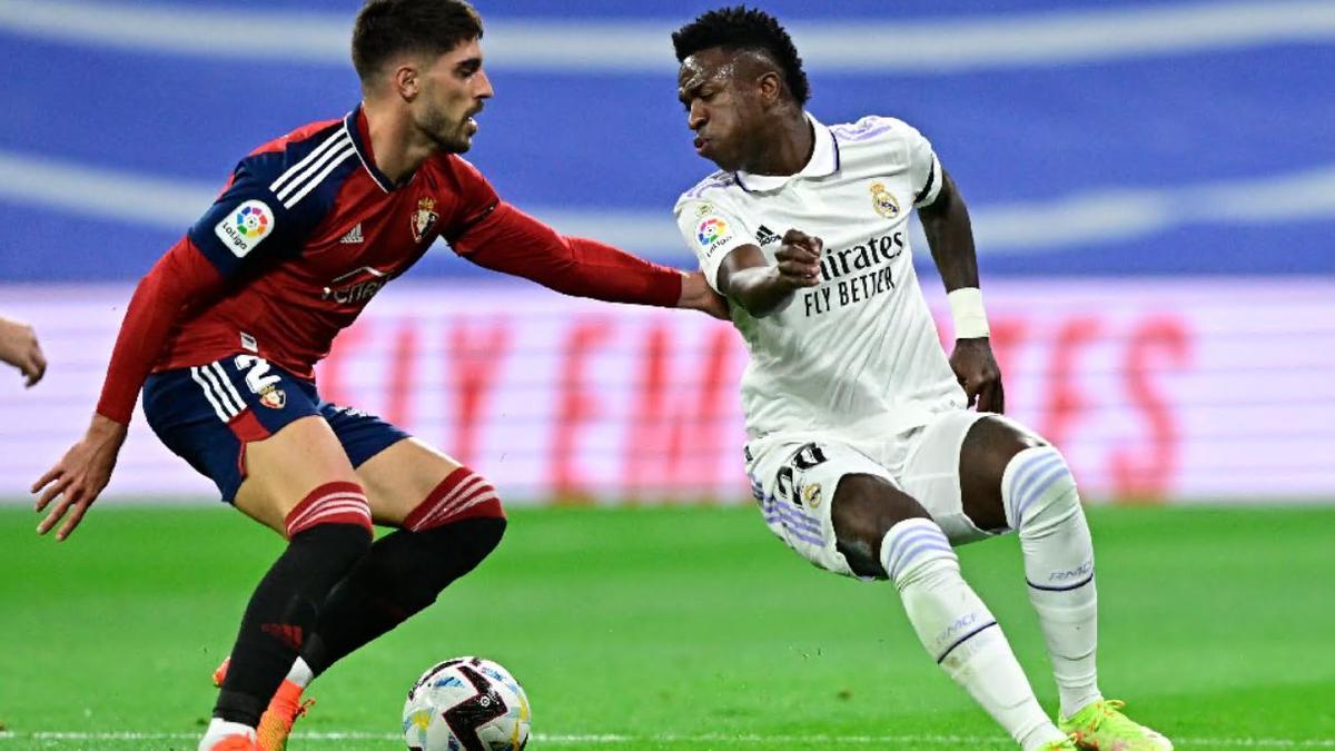 Vinicius en una acción del partido ante Osasuna