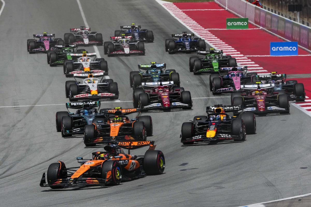Piastri más líder al ganar en Montmeló, donde Alonso fue noveno