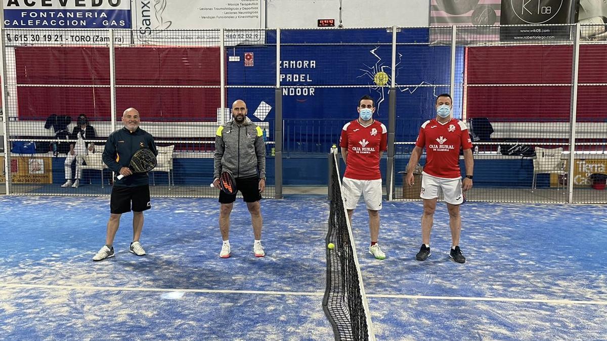 Alejandro Poyo y Francisco Amigo. en el partido de este domingo de las Series Nacionales de Pádel.