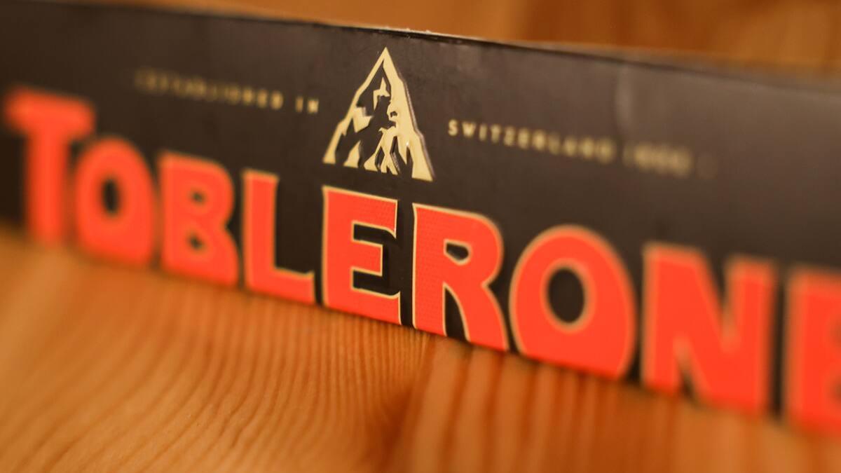 Dos lotes de Toblerone, afectados per el mal etiquetaje de alérgenos.