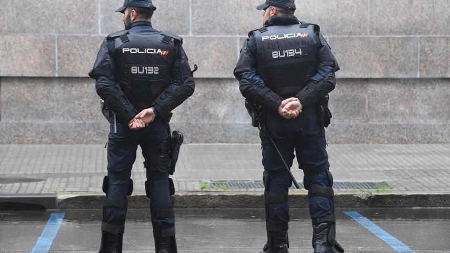 Seis condenados a cárcel y 940.000 euros en multas tras la caída de la red que distribuía droga en una floristería del Orzán de A Coruña: les pedían "pimientos" y "caramelitos"