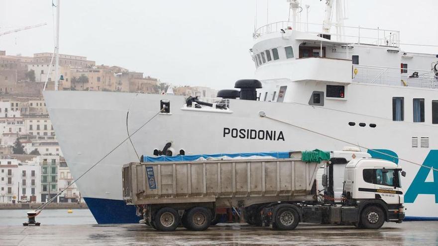 Empresarios de Ibiza alertan sobre un problema estructural en el transporte con origen internacional