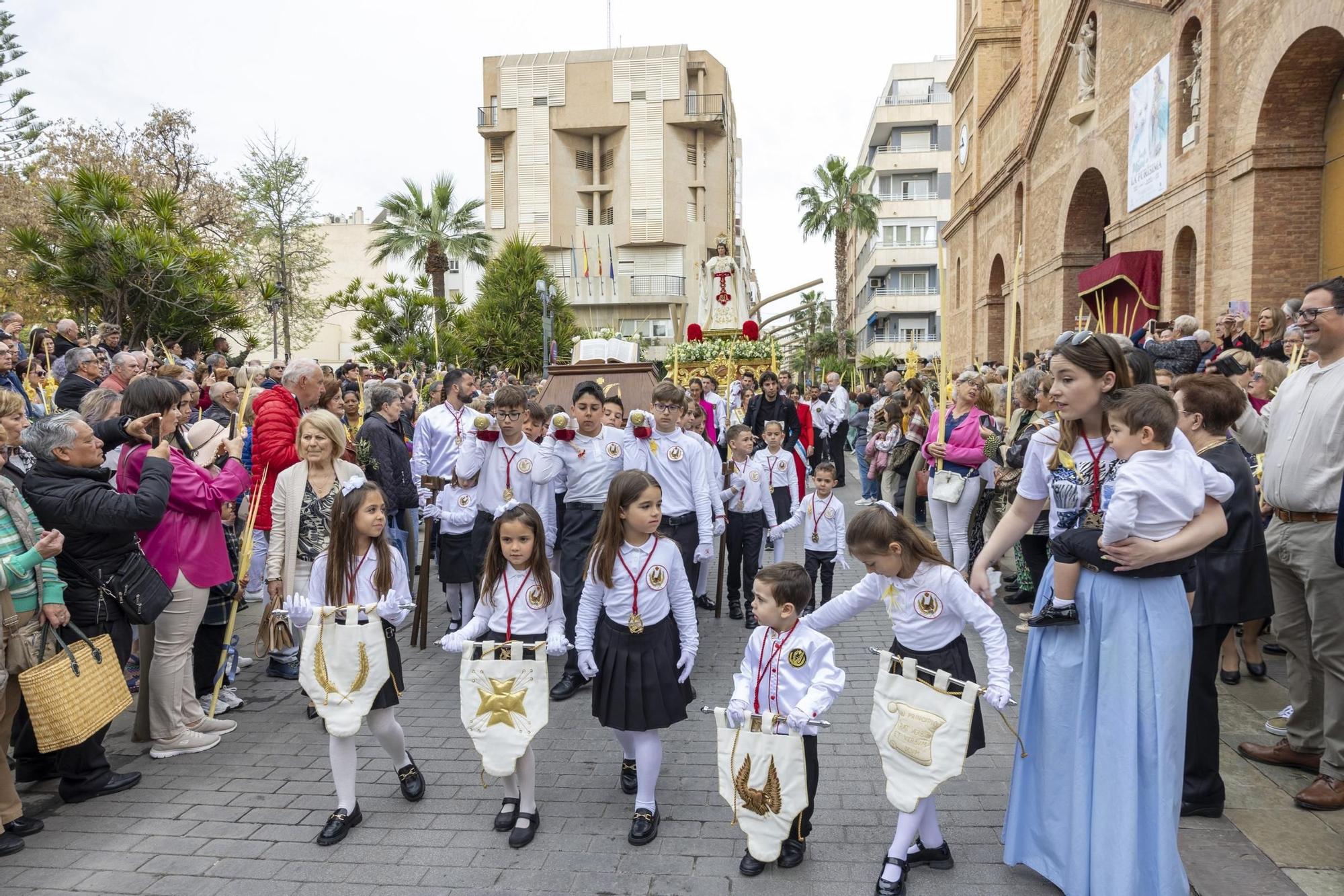Aquí están las imágenes de la Procesión de Las Palmas de Domingo de Ramos en Torrevieja