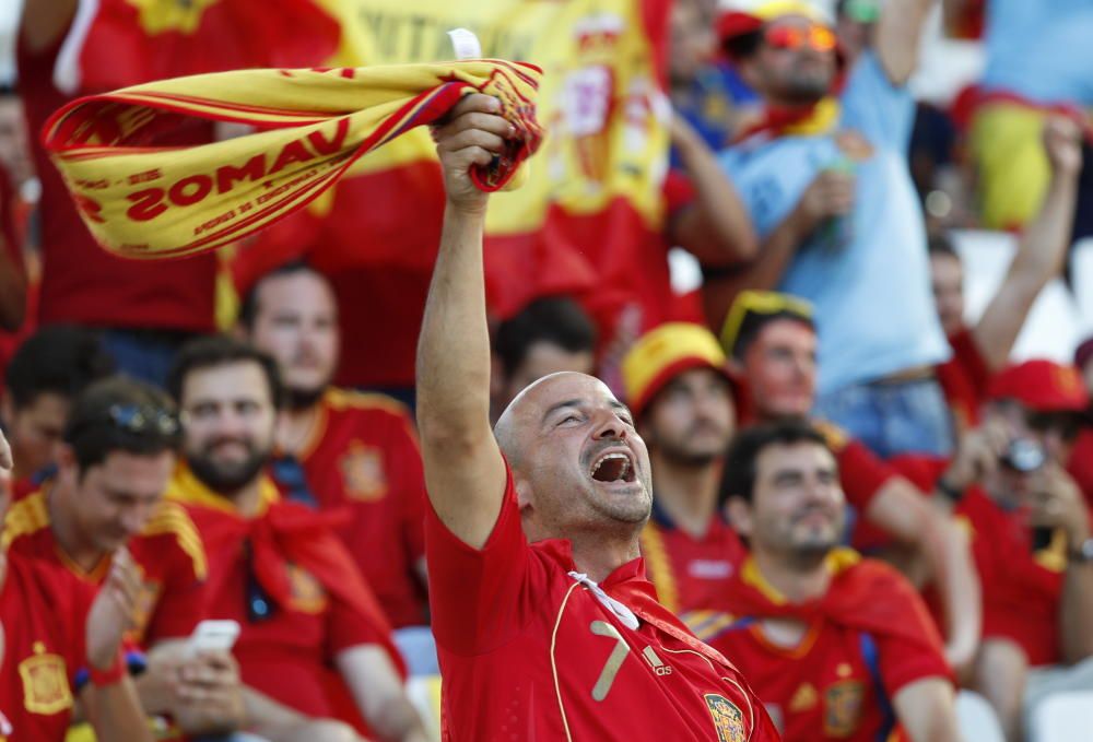 Eurocopa 2016: Los aficionados españoles toman las gradas