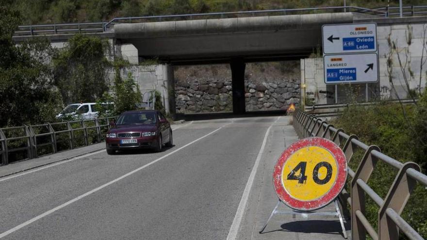 Obras de mejora en el acceso al polígono industrial Riaño II