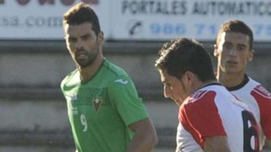 Capelo, con la camiseta del Órdenes en A Lomba.