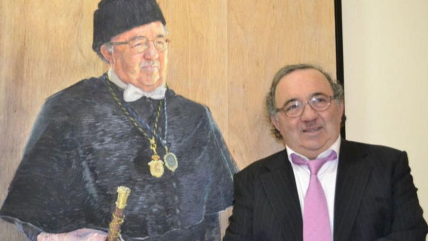 Un rector en el centenario de la UMU.