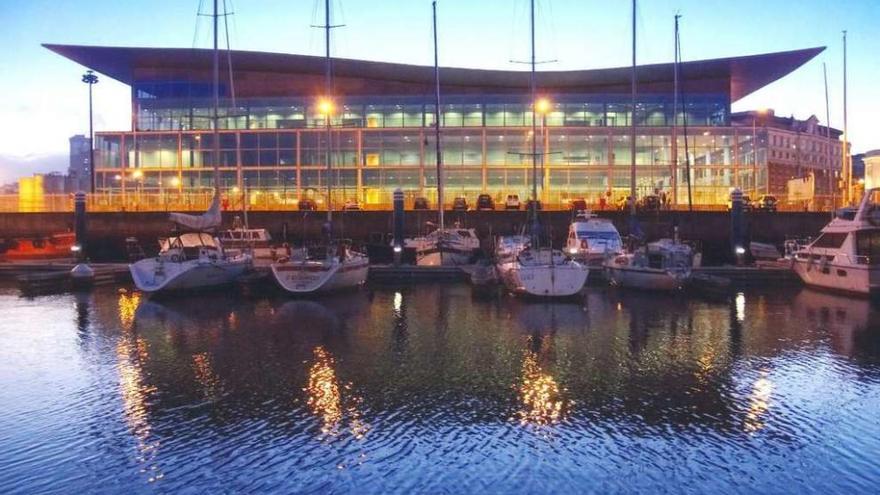 Exterior del Palacio de Congresos de A Coruña donde se celebrará el foro económico. // FdV