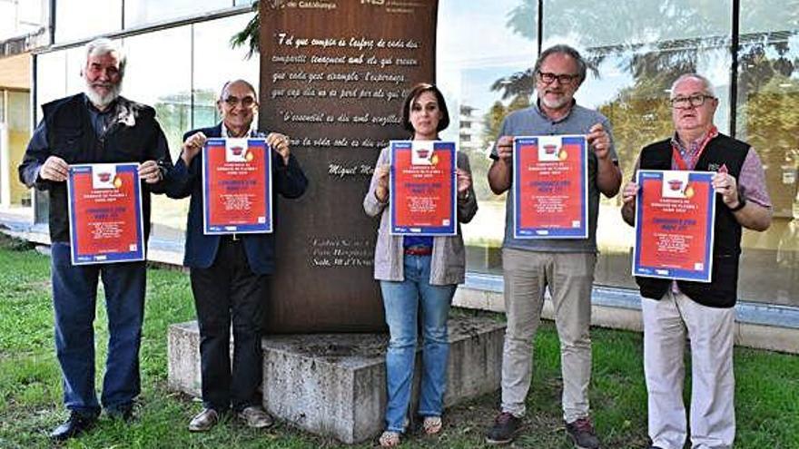 Representants de l&#039;IAS, el Banc de Sang i Teixits i l&#039;Associació de Donants de Sang, durant la presentació de la campanya.