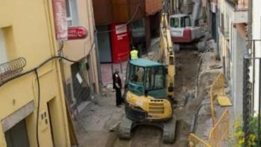 El tram del carrer Major de la Jonquera, en obres