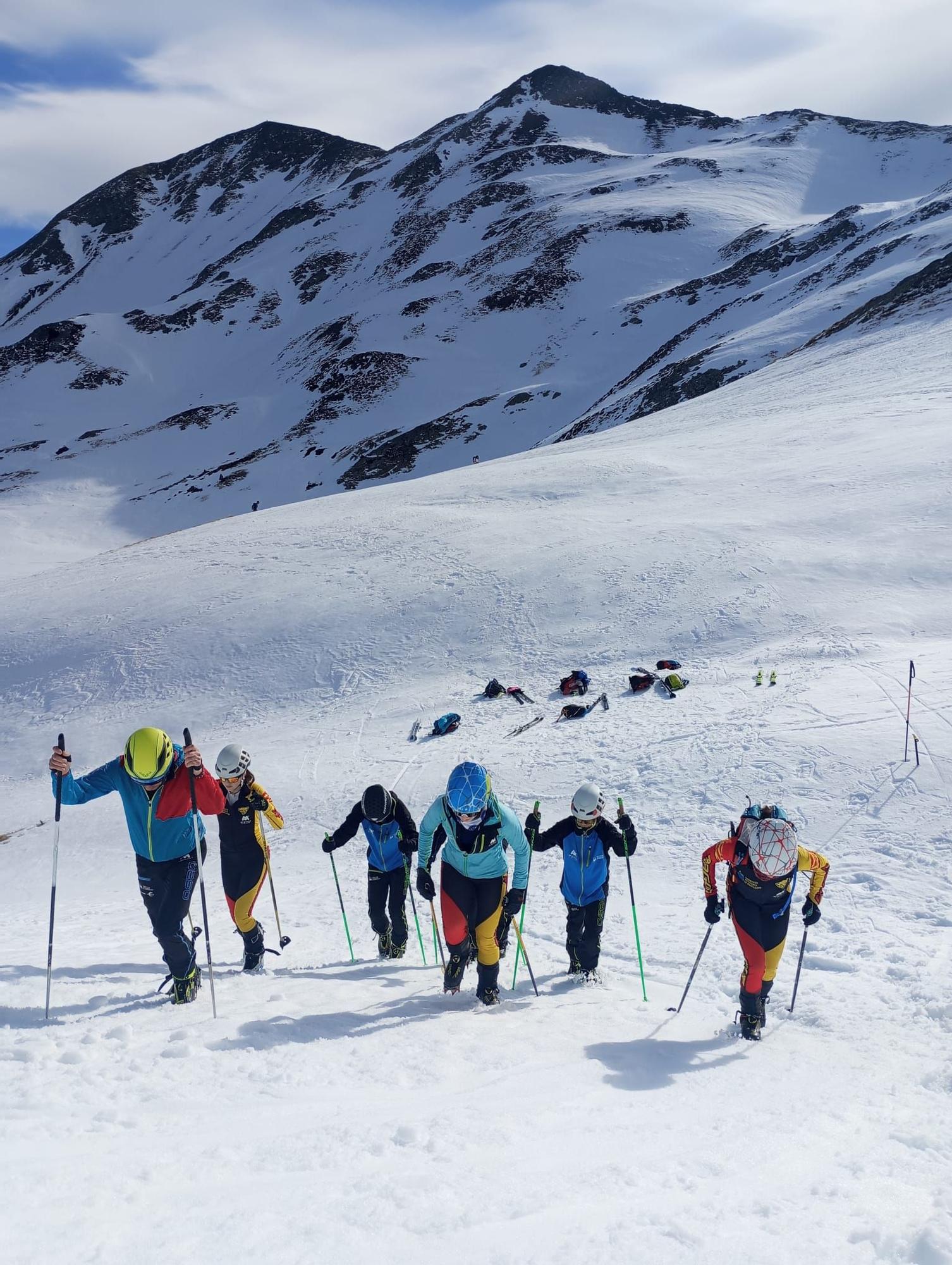 Un día con el grupo de tecnificación de esquí de montaña de la Federación Aragonesa
