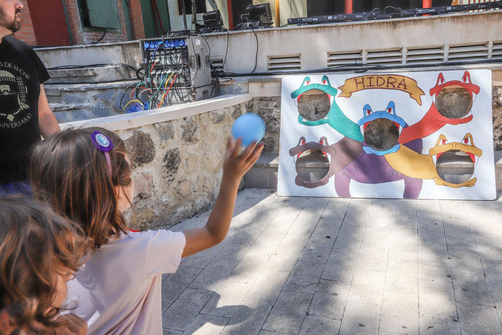 El Ágora Heliketana reabre sus puertas y Pobladores rinde homenaje a dos de sus fundadores