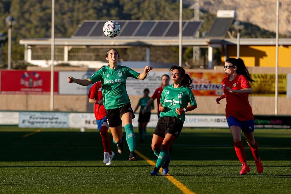 El representante ibicenco en la Liga Autonómica femenina arranca goleando al Atlético Collerense en una temporada muy ilusionante para el club verdinegro