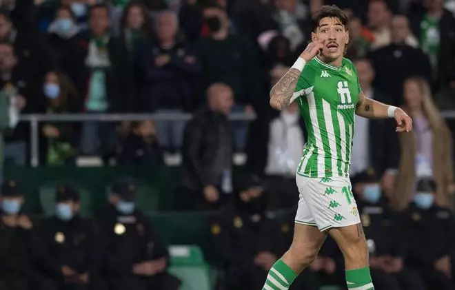 Héctor Bellerín: "El corazón me tira un poco más hacia el Arsenal"