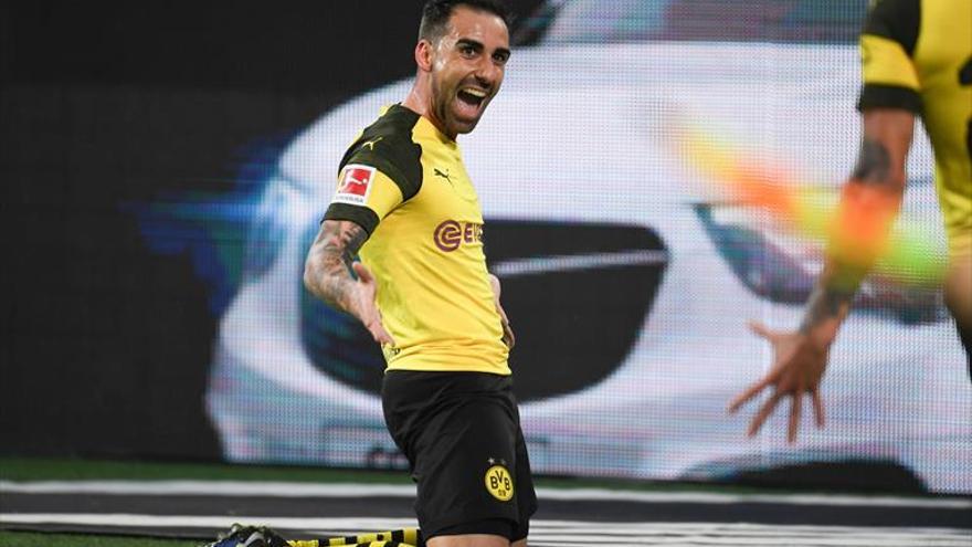 Alcácer llega hoy para convertirse en nuevo delantero del Villarreal