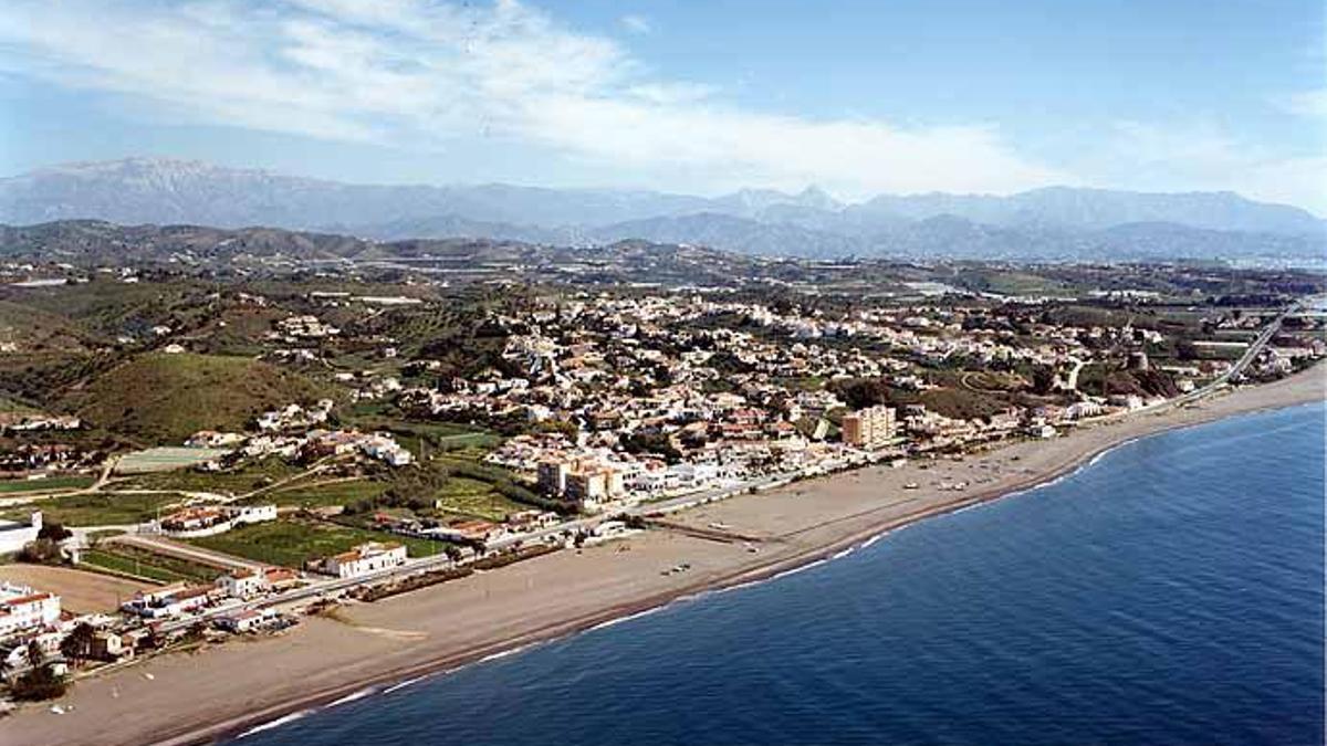 La agresión ha tenido lugar en Benajarafe, donde la familia pasaba las vacaciones.