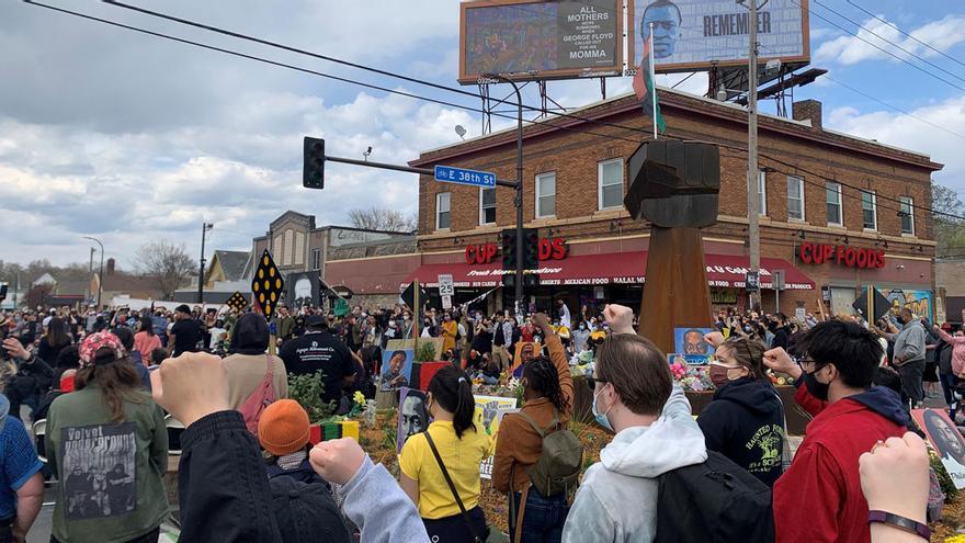 Imagen de la protesta de este domingo en Minneapolis.