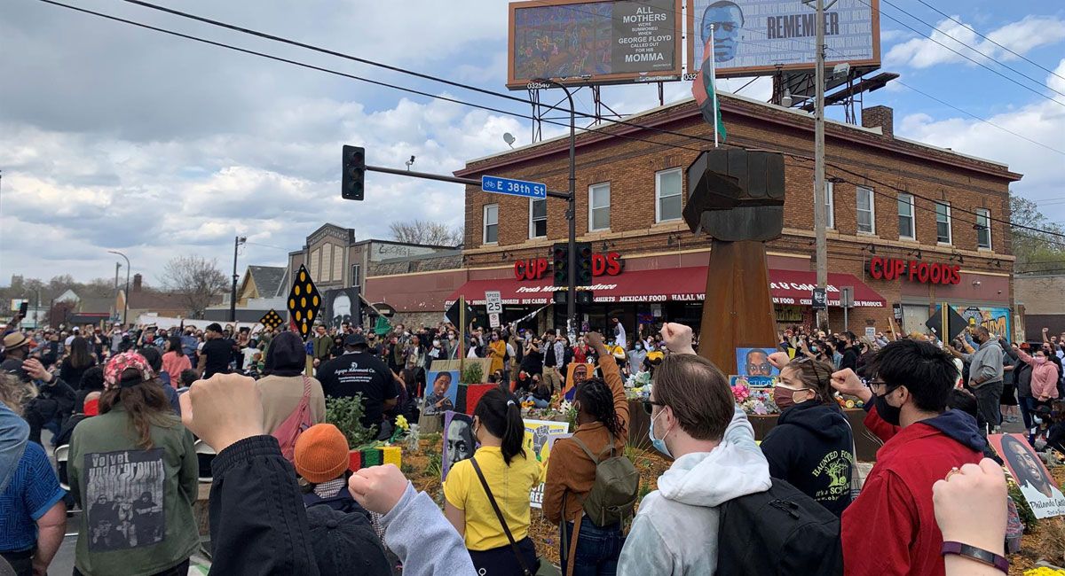 Imagen de la protesta de este domingo en Minneapolis.
