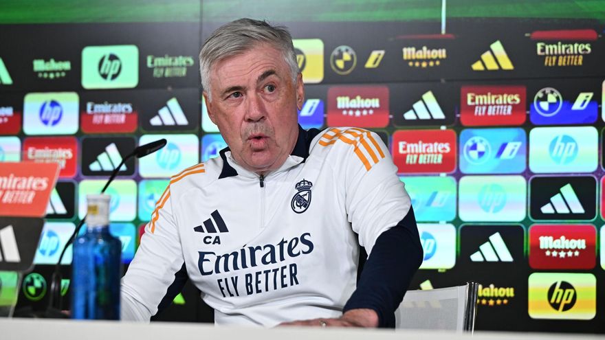 El entrenador del Real Madrid, Carlo Ancelotti durante una rueda de prensa en la Ciudad deportiva de Valdebebas