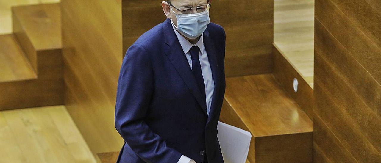 El presidente de la Generalitat, Ximo Puig, en una imagen tomada en las Cortes. | ROBER SOLSONA / E. P.