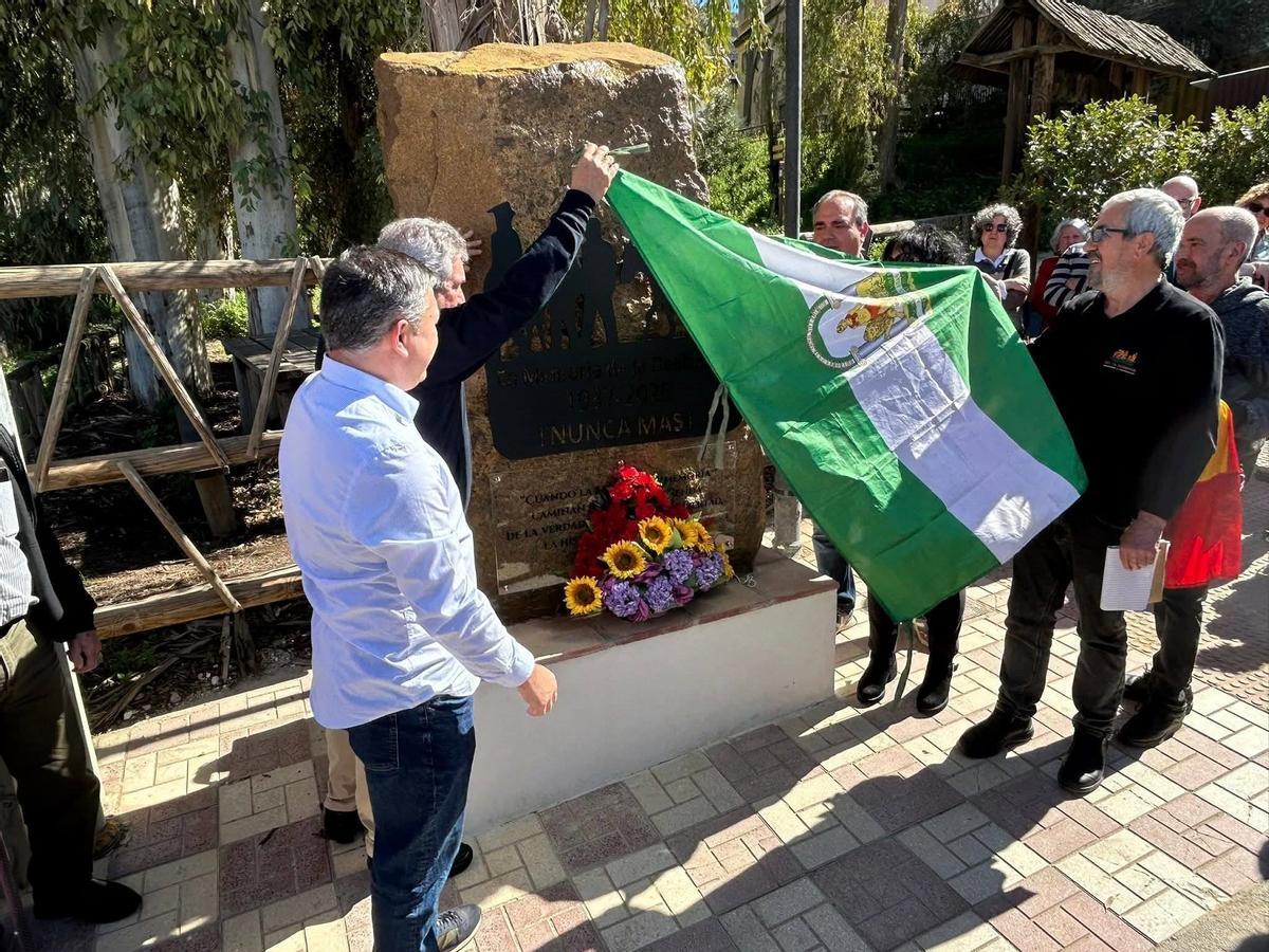 Inauguración del Monumento a la Desbandá en Pizarra, en febrero de este año.