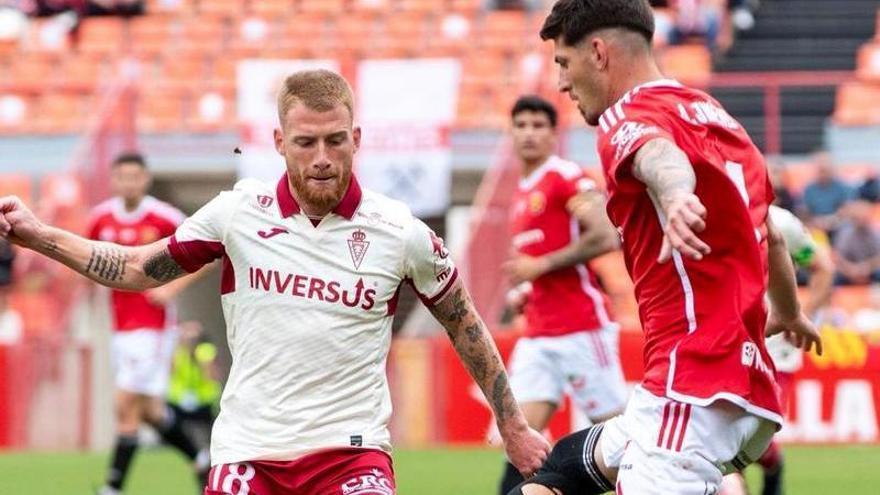 El Real Murcia se vuelve a meter en el lío del descenso