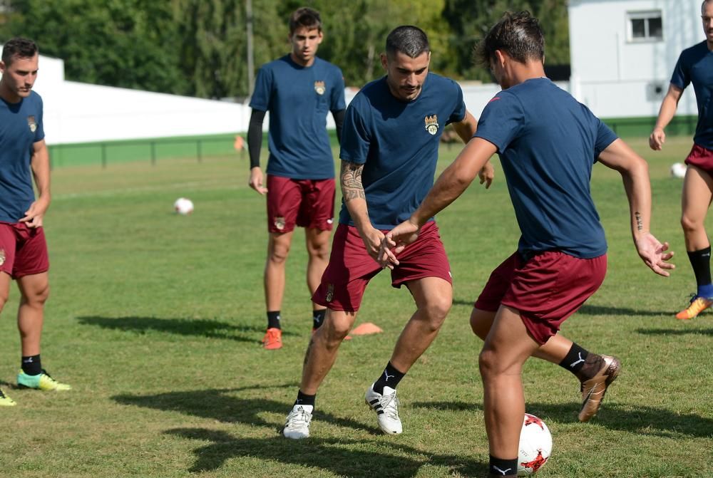 El Pontevedra prepara el derbi ante el Celta B