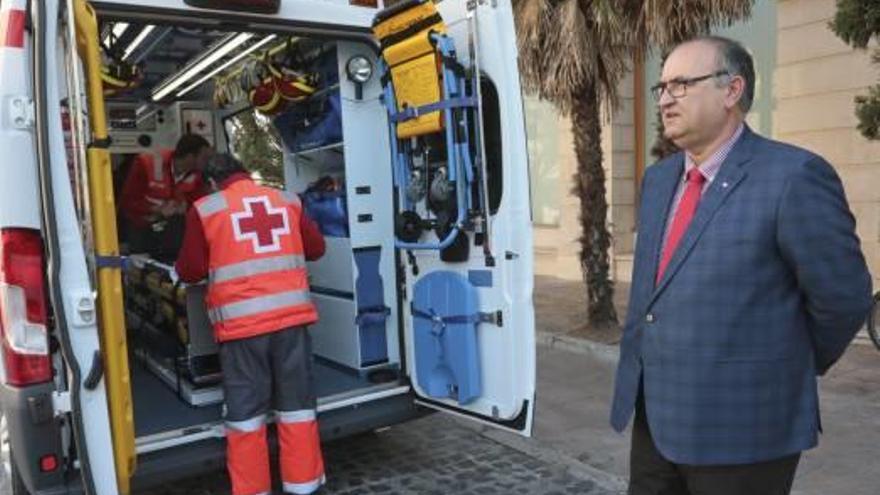 La Cruz Roja de Gandia adquiere por 80.000 euros el último modelo de ambulancias para sus servicios
