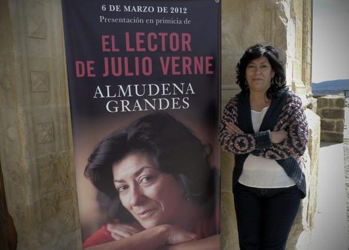 Almudena Grandes, en la presentació del seu llibre ’El lector de Julio Verne’. Almudena Grandes, en la presentació del seu llibre ’El lector de Julio Verne’.