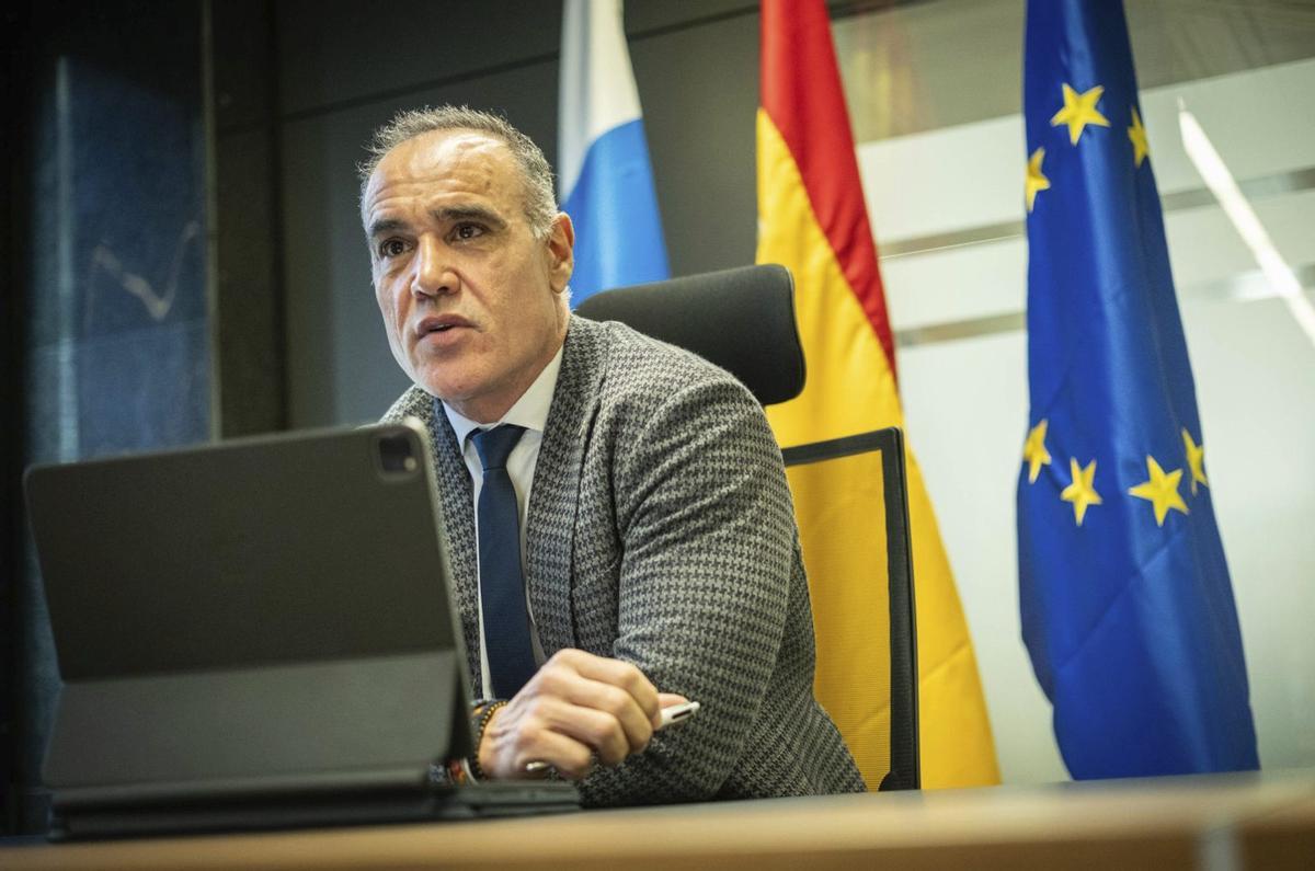 Un momento de la entrevista en Santa Cruz de Tenerife.