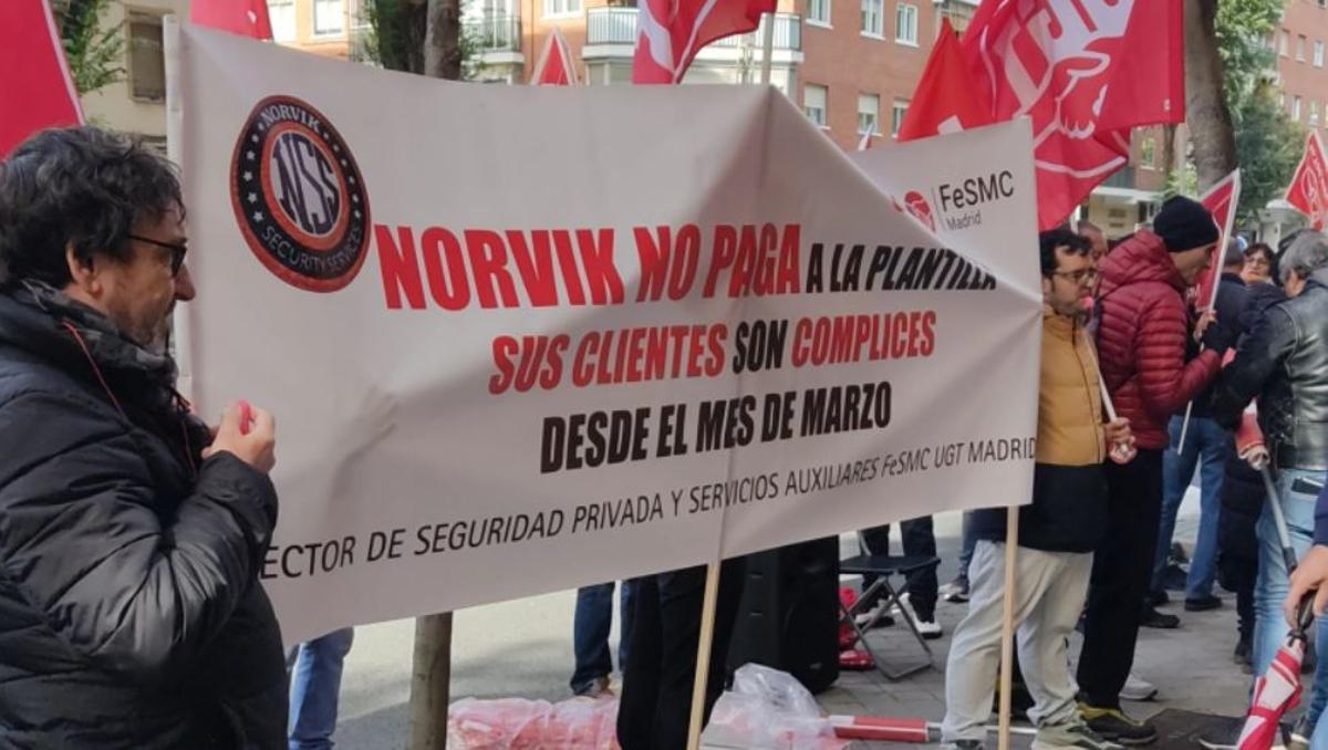 Trabajadores de Norvik protestando por los impagos en las nóminas de la empresa