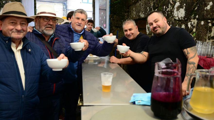 Los furanchos moañeses despachan más de 5.500 litros de vino en apenas dos días