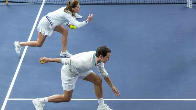 Federer y Kate Middleton, recogepelotas por un día en Wimbledon