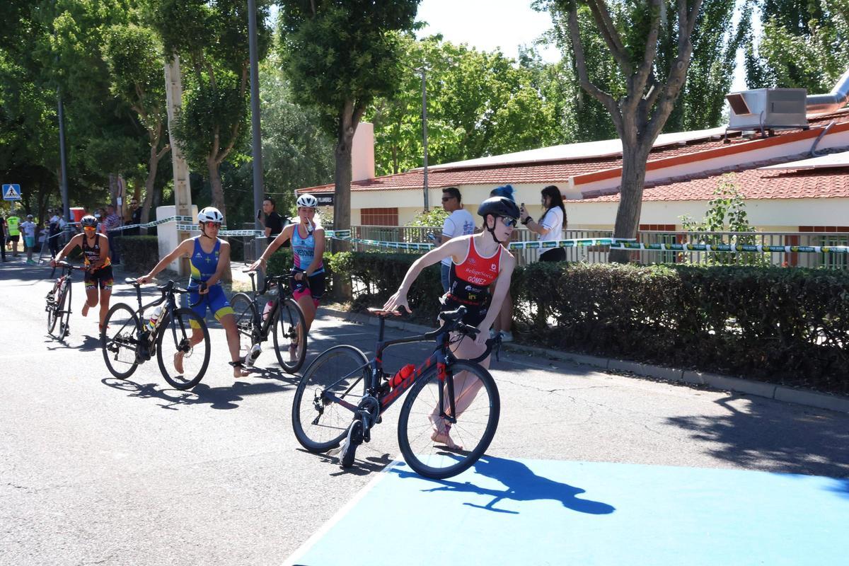 GALERÍA: Disfruta de las mejores imágenes del triunfo de Gómez y Trigo en el Triatlón Ciudad de Zamora GALERÍA: Disfruta de las mejores imágenes del triunfo de Gómez y Trigo en el Triatlón Ciudad de Zamora