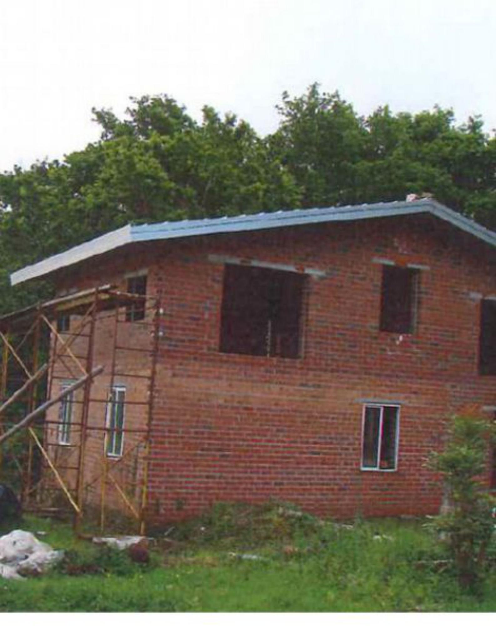 Casa demolida por orden de la APLU en Carballedo, Cerdedo-Cotobade.