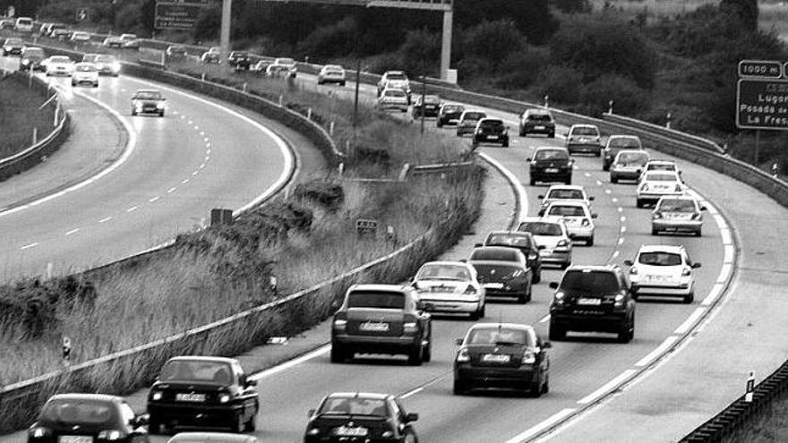 Atascos en la «Y» a la altura de Robledo, desde el viaducto de Santa Rosa.