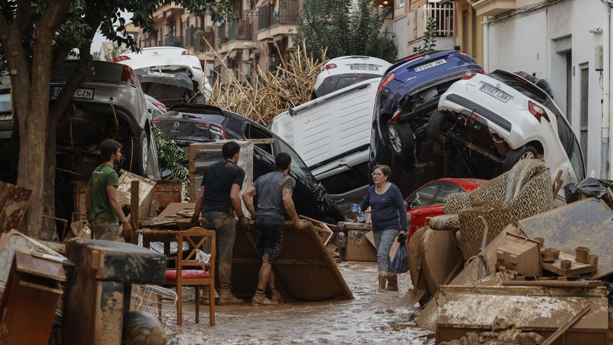 Seis meses después de la DANA, miles de jóvenes valencianos aún enfrentan una crisis social y educativa